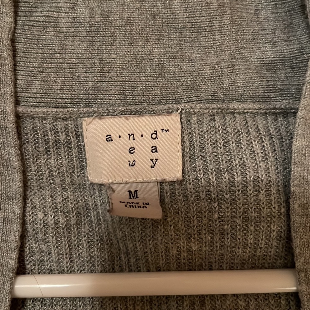 Cardigan - Picture 3 of 4